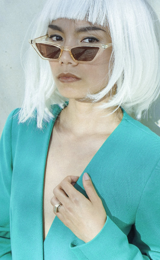EVITA // Light. (503794794542)